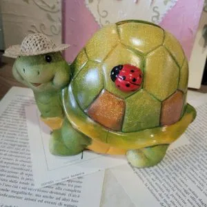 AR24) Salvadanaio Tartaruga In Terracotta Dipinta A Mano Collezione Turtle Gift