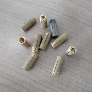 10 Inserti filettati M8  2,8cm