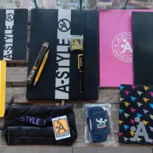 V158 lotto A STYLE cartoleria cancelleria portapenne gomma penne  IDEA REGALO