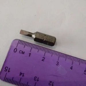 USH Inserto Taglio 0,5x3  lunghezza 25mm