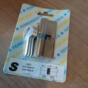 ISEO - Cilindro Centrale Sagomato Ottonato S 70-35-35 404002030 3 Chiavi