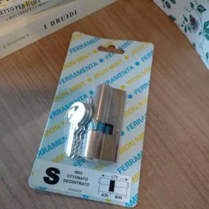 ISEO - Cilindro Decentrato Sagomato Ottonato S 75 30 45 404002020 3 Chiavi