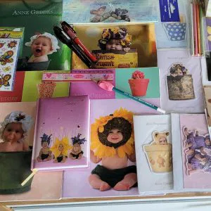 V136 ANNE GEDDES  Lotto scuola cartoleria cancelleria IDEA REGALO PELIKAN GIOTTO