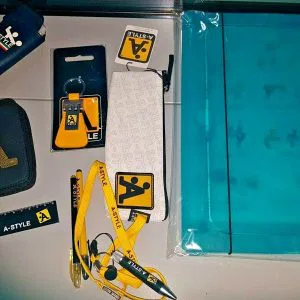 V64 A.STYLE Lotto scuola cartoleria cancelleria IDEA REGALO