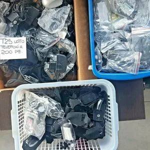 T25 LOTTO ACCESSORI TELEFONIA STOCK COMPATIBILI CELLULARI TELEFONINI PHONE