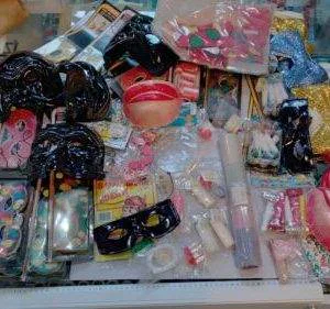 Lotto B accessori carnevale II SCELTA maschere scherzi trombette