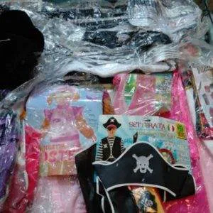 Lotto A2 costumi vestiti carnevale bambini mantelli  II SCELTA leggi