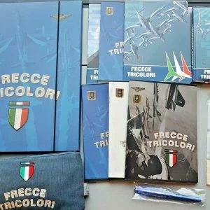 V9  stock lotto  scuola cartoleria cancelleria diario quaderni