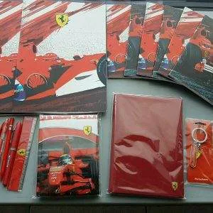 V17  stock lotto FERRARI  scuola cartoleria cancelleria diario quaderni