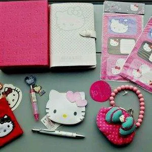 V74 HELLO KITTY  Lotto scuola cartoleria cancelleria IDEA REGALO