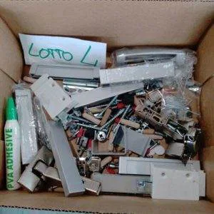 Cod 4) Kit Minuteria Ferramenta Assemblaggio Montaggio Mobili Fai Da Te Stock