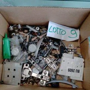 Cod 9) Kit Minuteria Ferramenta Assemblaggio Montaggio Mobili Fai Da Te Stock