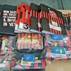 W6 MILAN stock lotto scuola cartoleria rivendita chiusura negozio cancelleria