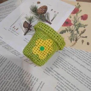 Vasetto Retato Verde Con Fiore Giallo Idea Creativa