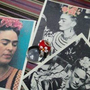 Frida Charm Vetro Rosso Fiore Bianco Frida Kahlo Inspired (FK11) x Bracciale