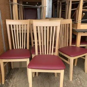 Sedia in faggio con seduta pelle bordeaux