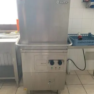 Lavastoviglie a capotta Mareno trifase