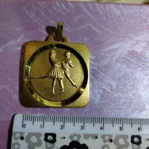 Medaglia Ballo Anni 70/80 Sportiva Colore Oro Rara Quadrata Ottone