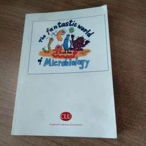 D) Microbiologia Medica The Fantastic World Of Microbiology (Italiano) CLU