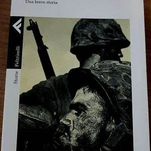 La seconda guerra mondiale Una breve storia NORMAN STONE Feltrinelli libro nuovo