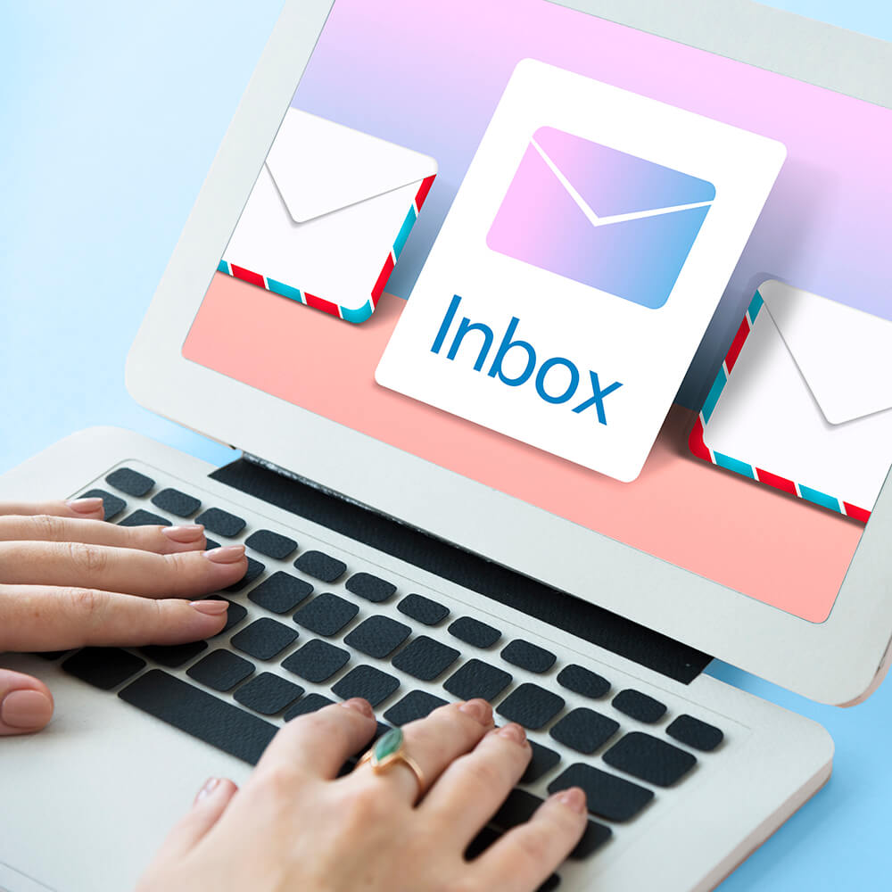 Acquista via mail
