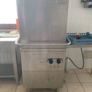 Lavastoviglie a capotta Mareno trifase